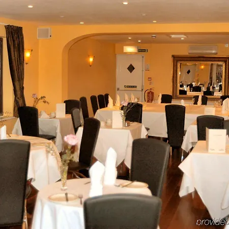 Coach House Hotel 