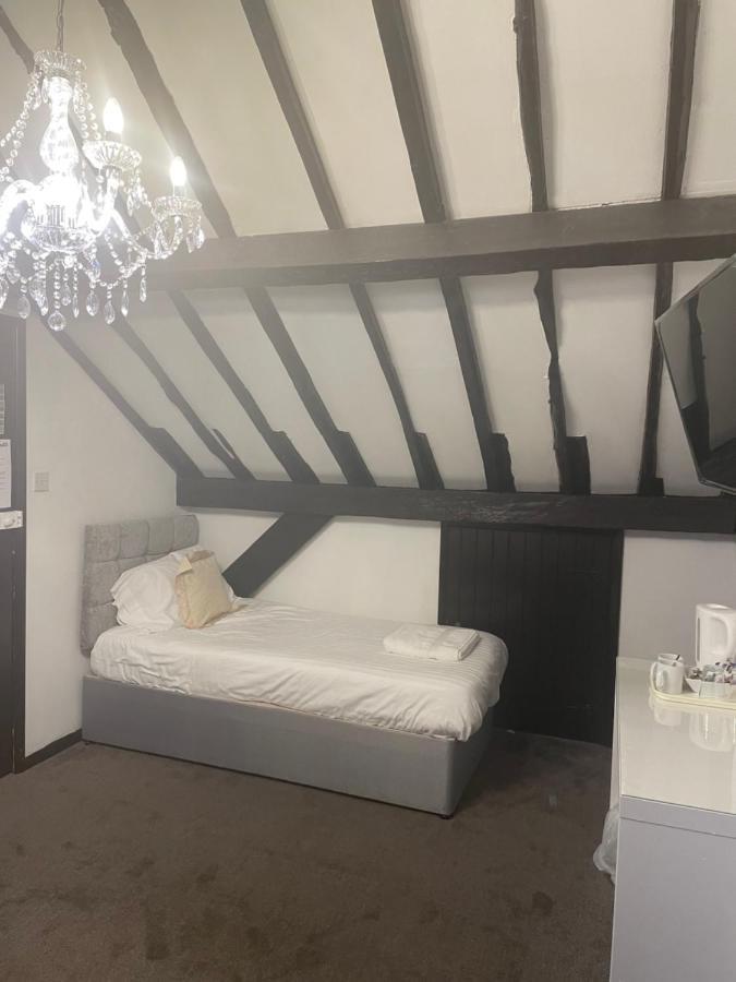 Coach House Hotel 3*