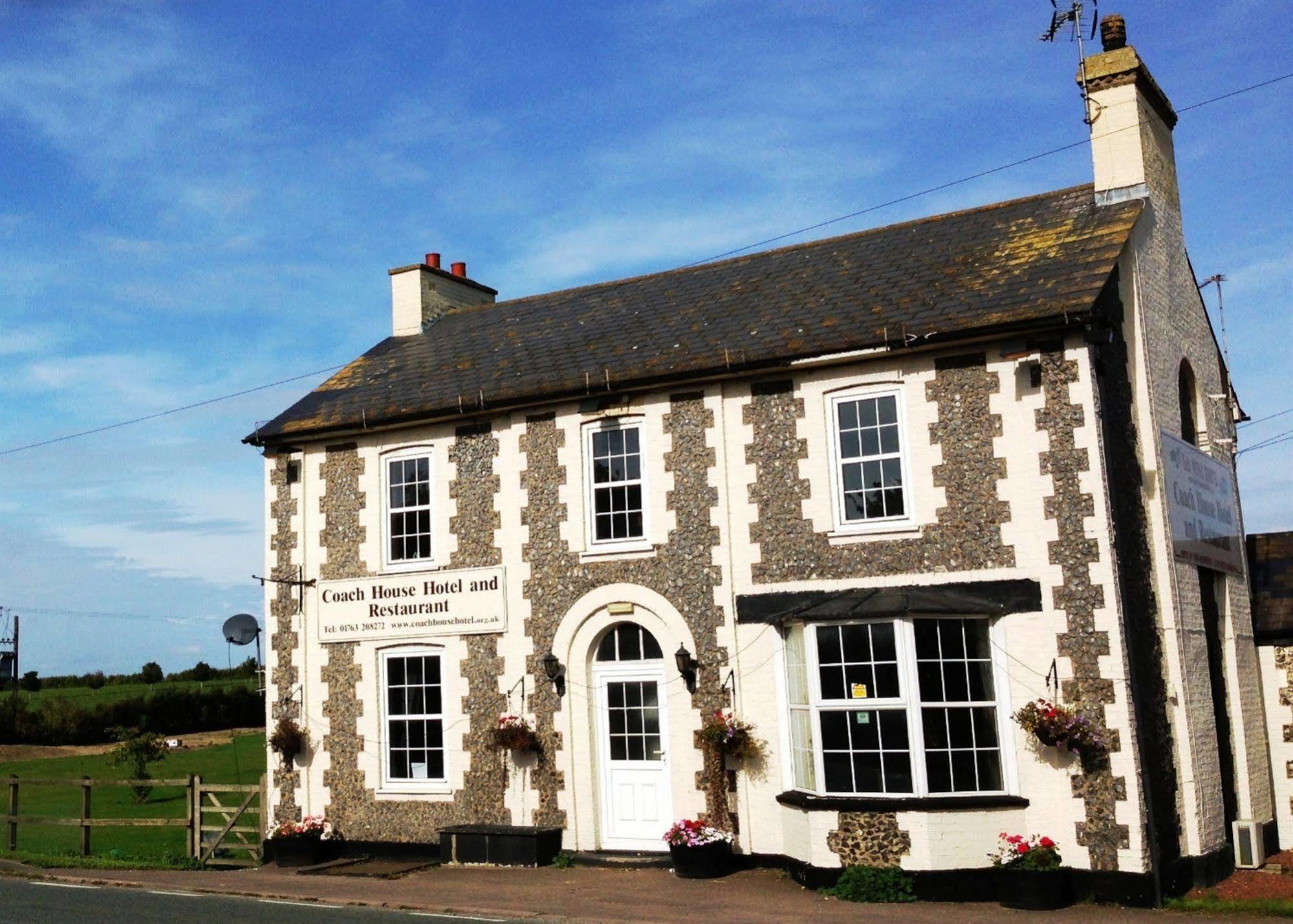Hotel Coach House 3*